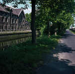 849338 Gezicht op de Kruisvaart langs de Mineurslaan te Utrecht, uit het zuidoosten, met links enkele gebouwen ...
